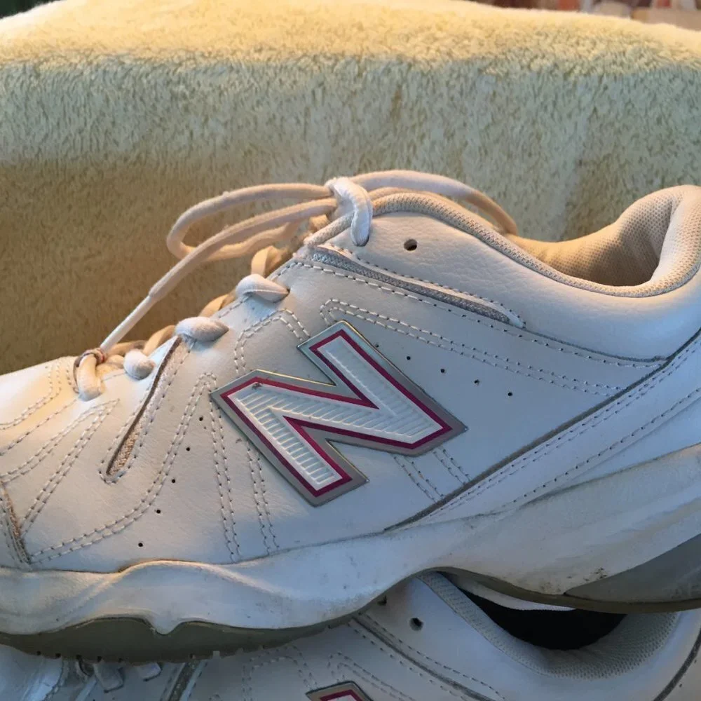 New Balance 619 Women's Leather Cross-Trainer - Picture 4 of 7